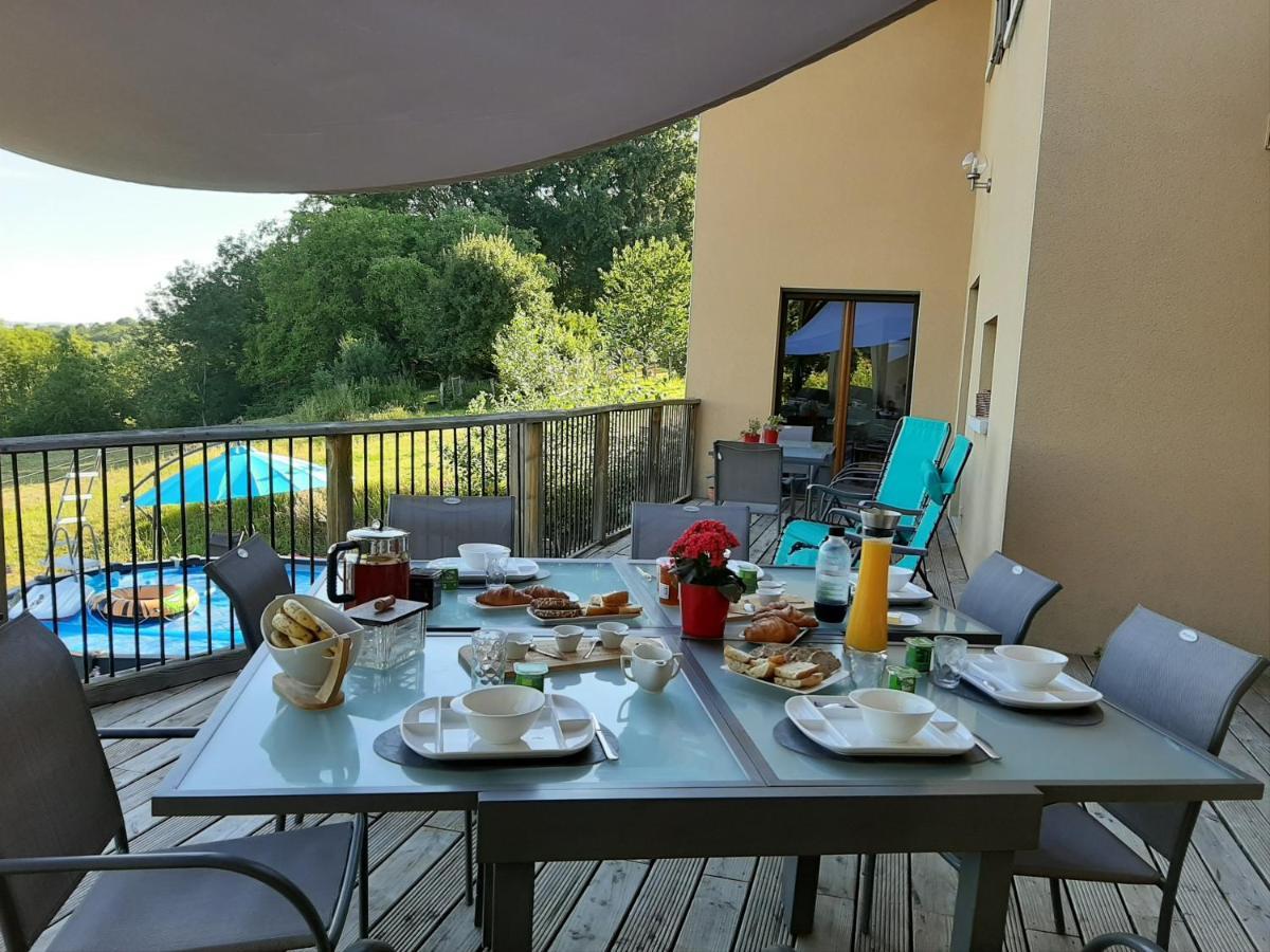 Le Grand Noyer Bed & Breakfast Ambronay ภายนอก รูปภาพ