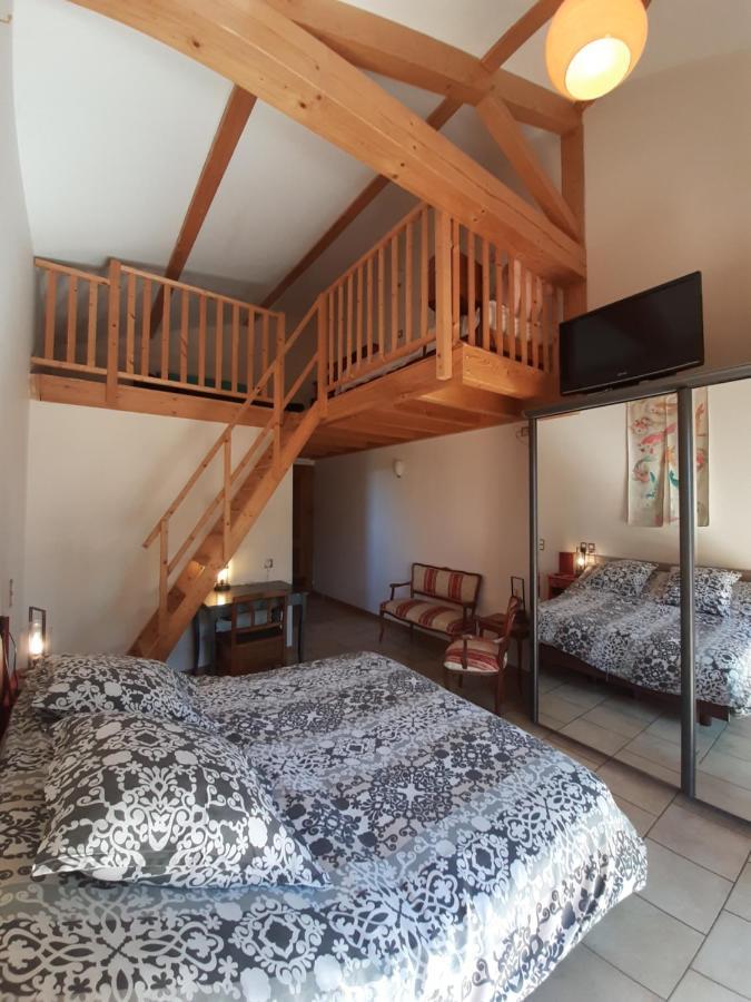 Le Grand Noyer Bed & Breakfast Ambronay ภายนอก รูปภาพ