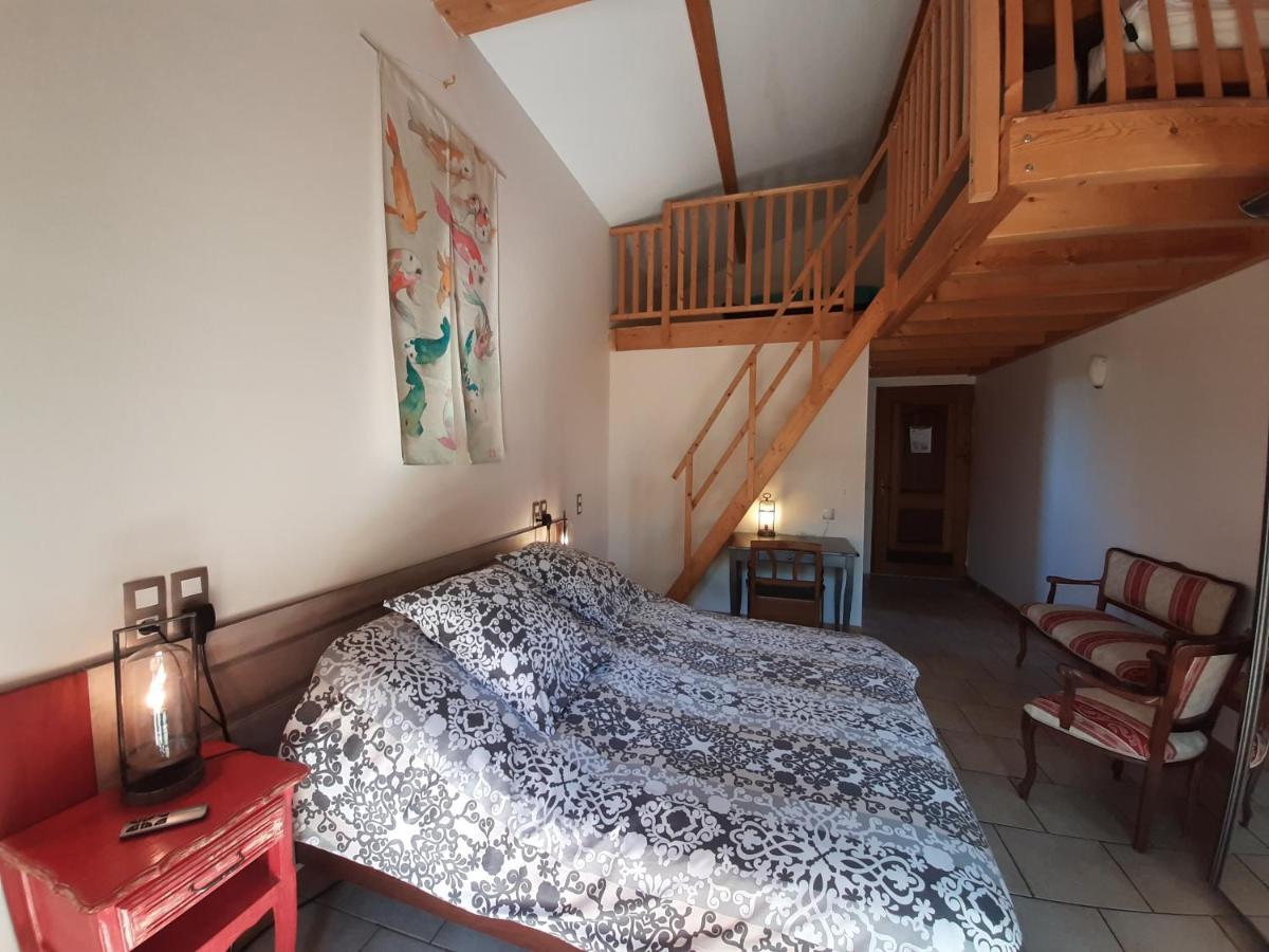 Le Grand Noyer Bed & Breakfast Ambronay ภายนอก รูปภาพ