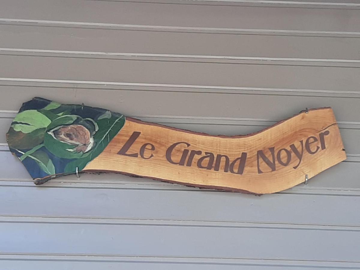 Le Grand Noyer Bed & Breakfast Ambronay ภายนอก รูปภาพ