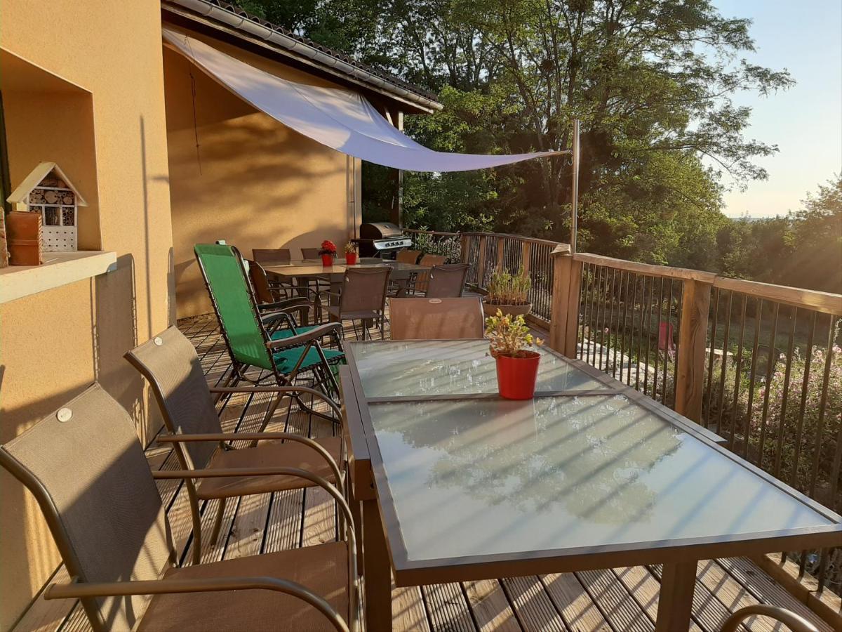 Le Grand Noyer Bed & Breakfast Ambronay ภายนอก รูปภาพ