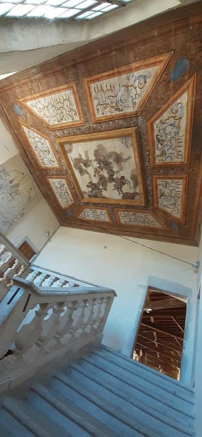 Le Grand Noyer Bed & Breakfast Ambronay ภายนอก รูปภาพ