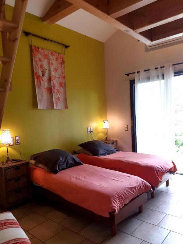 Le Grand Noyer Bed & Breakfast Ambronay ภายนอก รูปภาพ