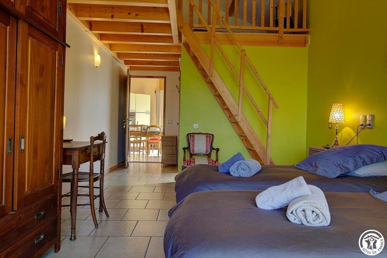 Le Grand Noyer Bed & Breakfast Ambronay ภายนอก รูปภาพ
