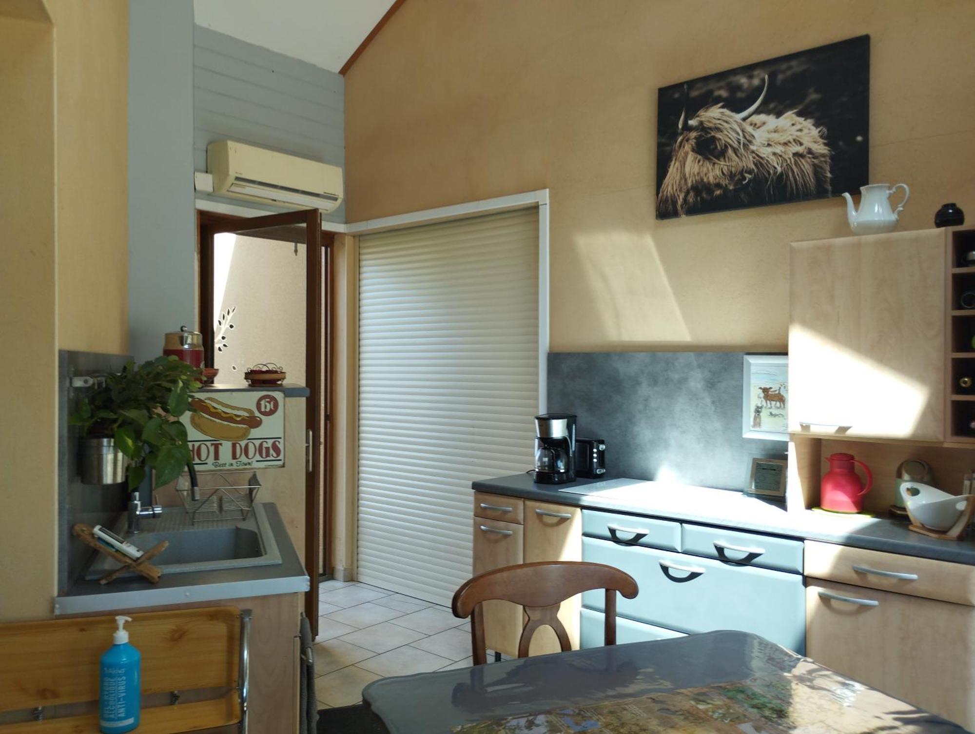 Le Grand Noyer Bed & Breakfast Ambronay ภายนอก รูปภาพ